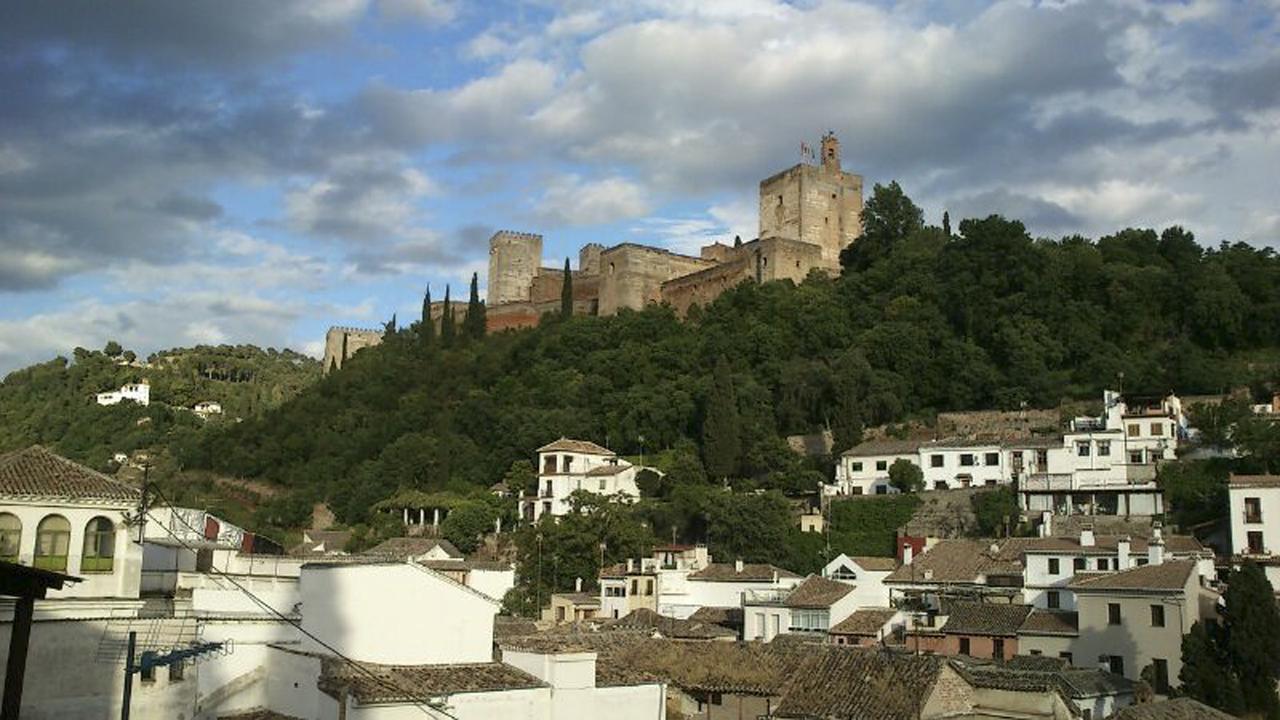 Alhambra Views Penthouse Apartment Granada Luaran gambar